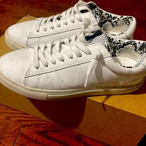 Practically new fashion sneakers